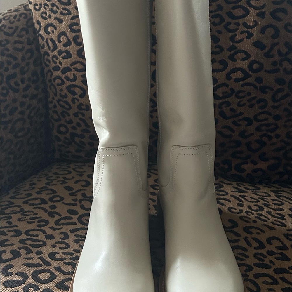 Steve Madden tall white boots sz 7